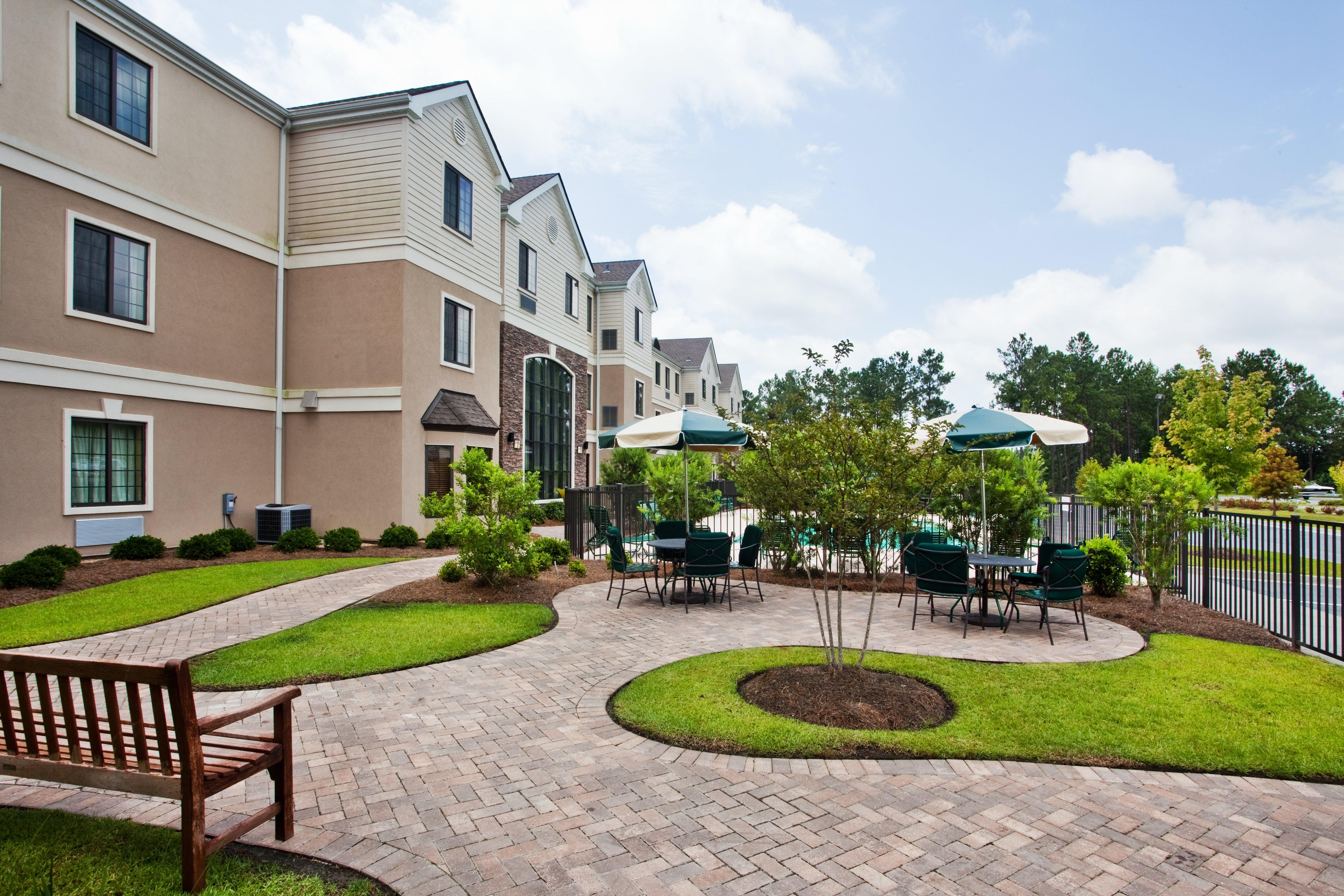 Comfort Inn & Suites Savannah Exterior photo