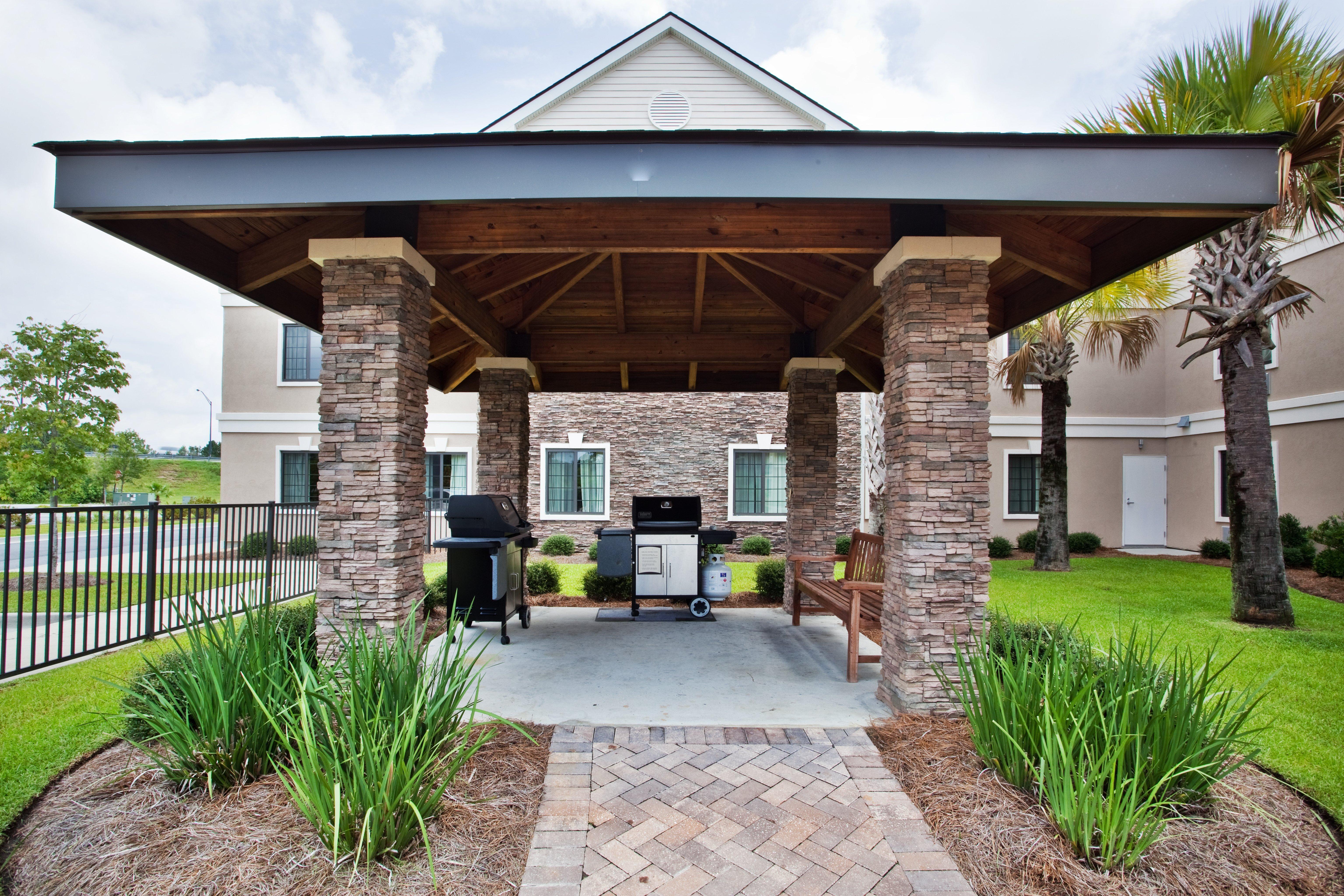 Comfort Inn & Suites Savannah Exterior photo