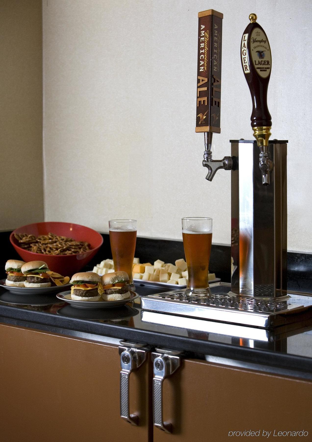Comfort Inn & Suites Savannah Restaurant photo